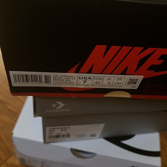 Nike Air Jordan 1 Retro Hi OG Light Fusion Red Size 7 Men 8.5/ 9 Women - Picture 5 of 6